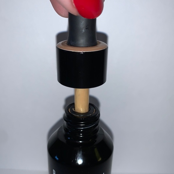 4 Natural Intensive Skin Serum Foundation